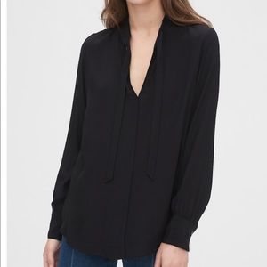 NWT Gap tie-neck black blouse size L